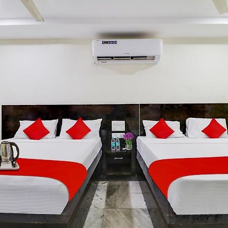 Hotel Oyo Dharani Grand Khammam Exterior foto