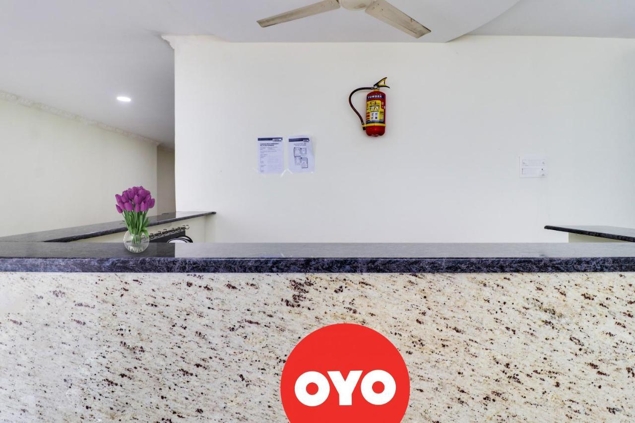 Hotel Oyo Dharani Grand Khammam Exterior foto