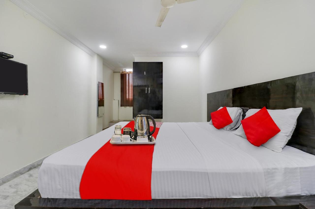 Hotel Oyo Dharani Grand Khammam Exterior foto
