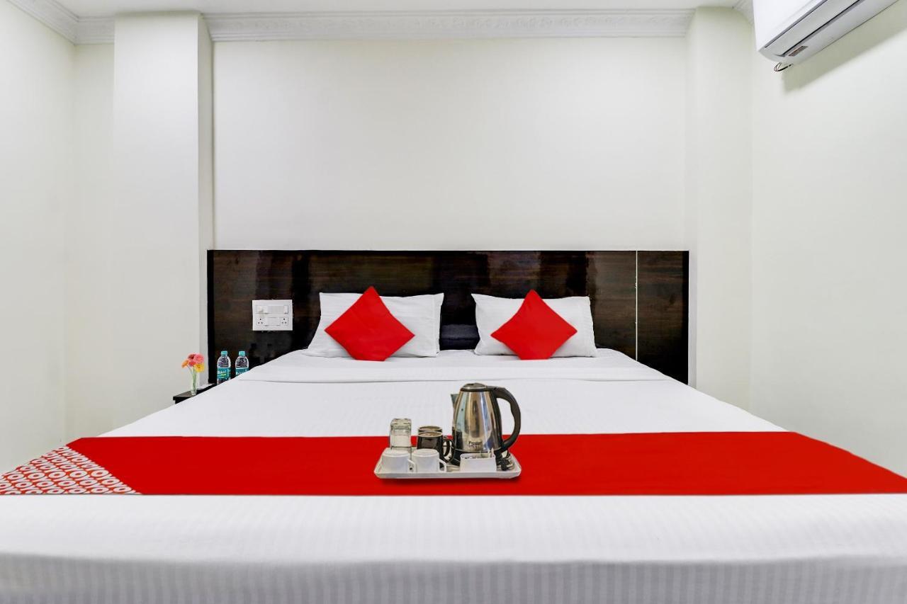 Hotel Oyo Dharani Grand Khammam Exterior foto
